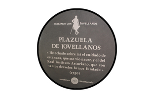 medallones paseando con Jovellanos para el Ayuntamiento de Gijón