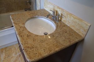 encimera de baño con lavamanos bajo mencimera en brasileño crema melocoton