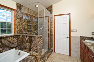 revestido de baño en marmol forest