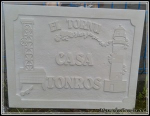 letreo totalmente personalizado por el cliente con torre de mina y faro en arenisca floresta