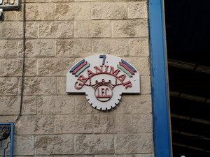 logo de empresa con corte de agua en silestonne