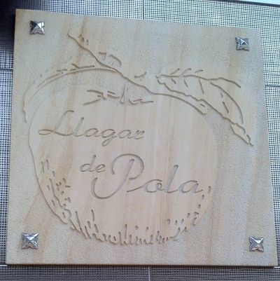 letrero para establecimiento con diseño personalizado en arenisca teka