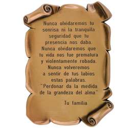 pergaminos con texto en bronce